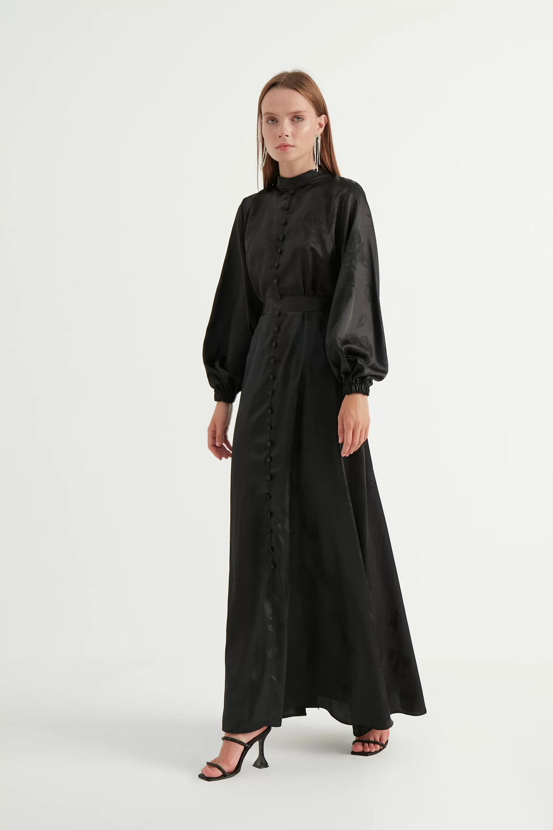 فستان سهرة ستان أسود من ديانا